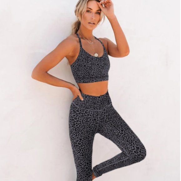 Courtney Leopard Print Y Sports Bra Grey - Picture 5 of 5